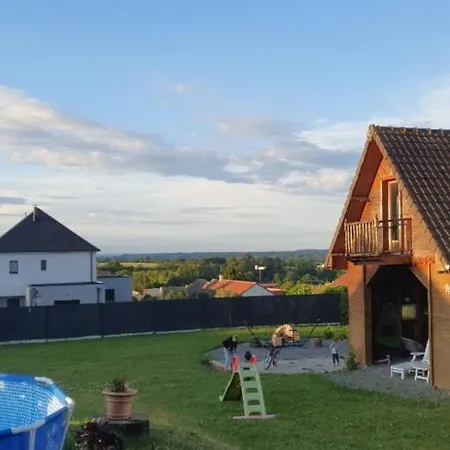 A 25 Min Du Circuit Des 24h . Homestay szállás