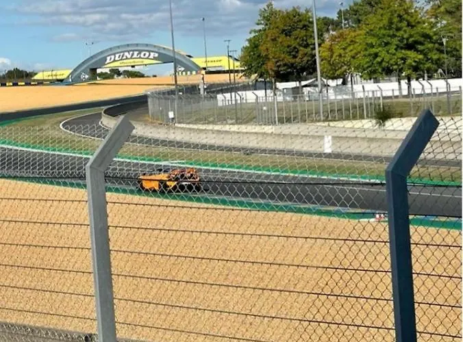 منزل للإقامة A 25 Min Du Circuit Des 24h .