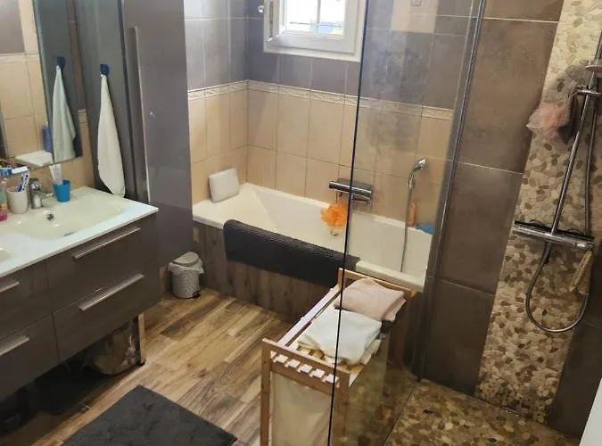 A 25 Min Du Circuit Des 24h . * La Bazoge